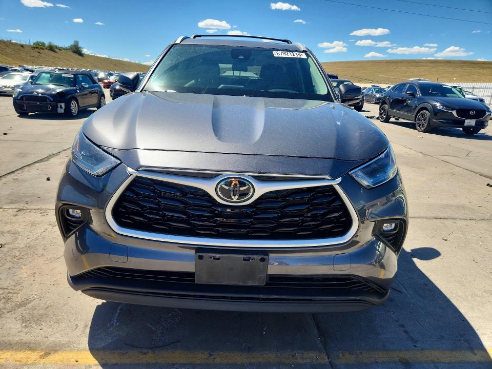 2022 Toyota Highlander მანქანა იყიდება აუქციონზე, vin: 5TDHZRBH6NS589124, აუქციონის ნომერი: 67921216