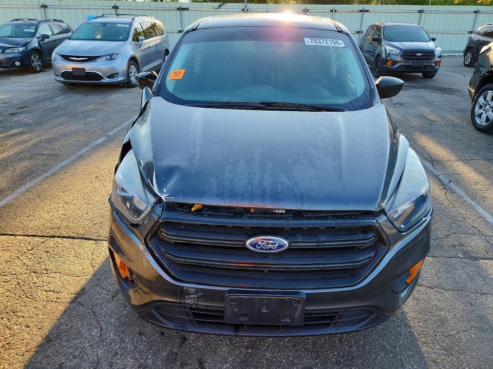 2018 Ford Escape მანქანა იყიდება აუქციონზე, vin: 1FMCU0F70JUC68297, აუქციონის ნომერი: 70372196