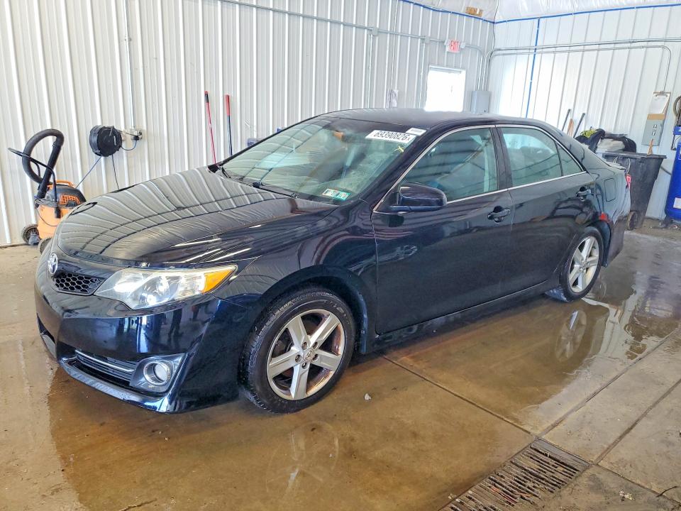 69390826 :رقم المزاد ، 4T1BF1FKXCU119785 vin ، 2012 Toyota Camry مزاد بيع