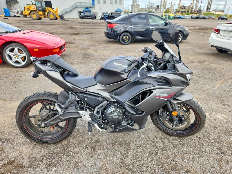 69020206 :رقم المزاد ، ML5EXEM13NDA66217 vin ، 2022 Kawasaki Ex650 مزاد بيع