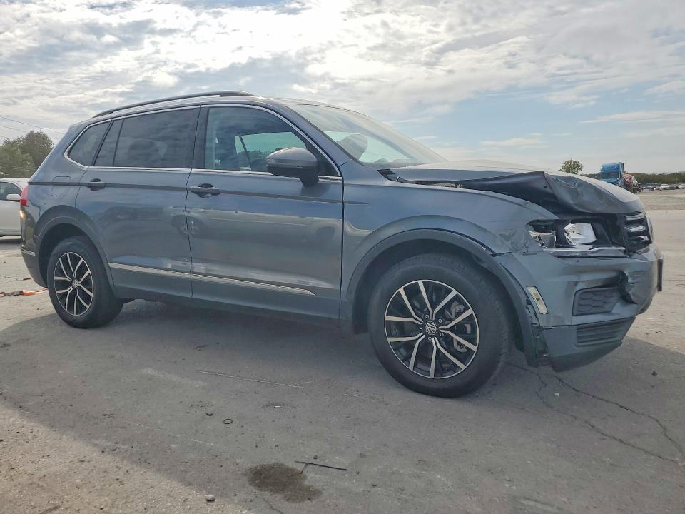 2021 Volkswagen Tiguan მანქანა იყიდება აუქციონზე, vin: 3VV3B7AX0MM081100, აუქციონის ნომერი: 69823986