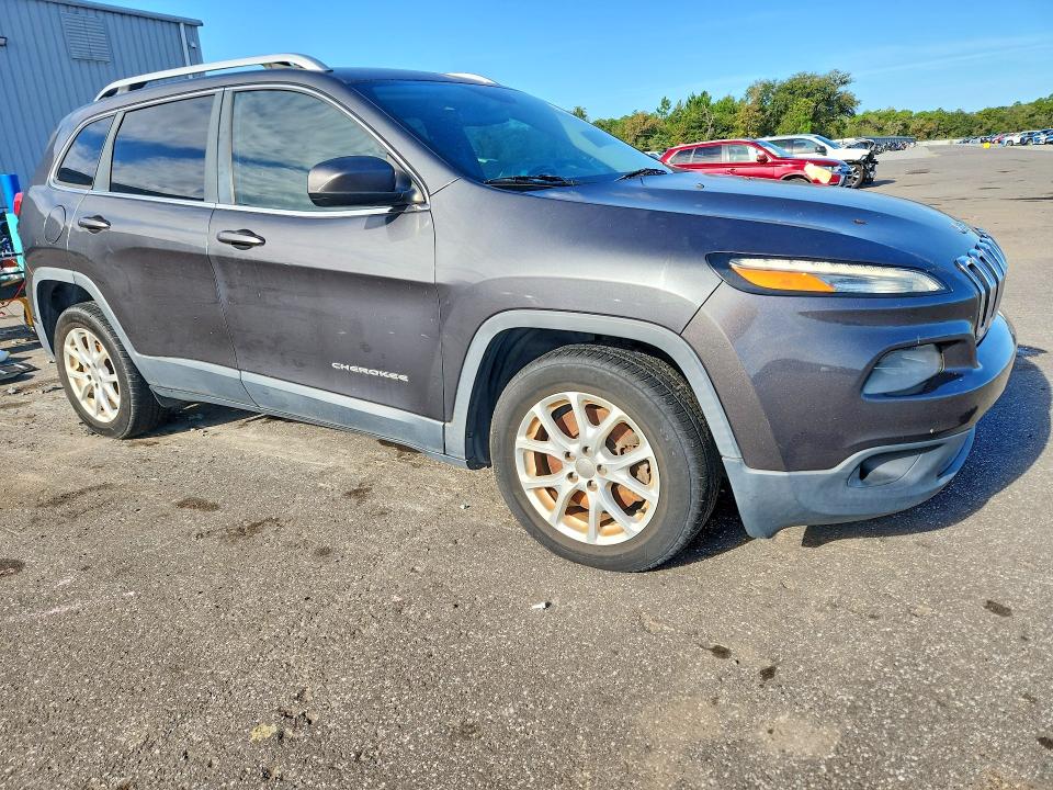 69092376 :رقم المزاد ، 1C4PJLCB5GW110429 vin ، 2016 Jeep Cherokee مزاد بيع