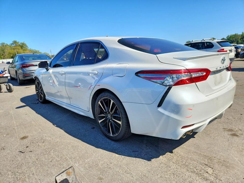 2018 Toyota Camry მანქანა იყიდება აუქციონზე, vin: 4T1B61HK1JU006642, აუქციონის ნომერი: 68574476
