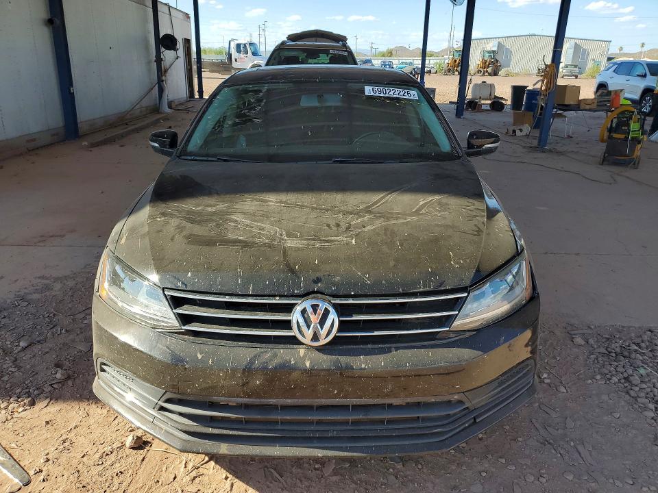 69022226 :رقم المزاد ، 3VWDB7AJ8HM385101 vin ، 2017 Volkswagen Jetta مزاد بيع