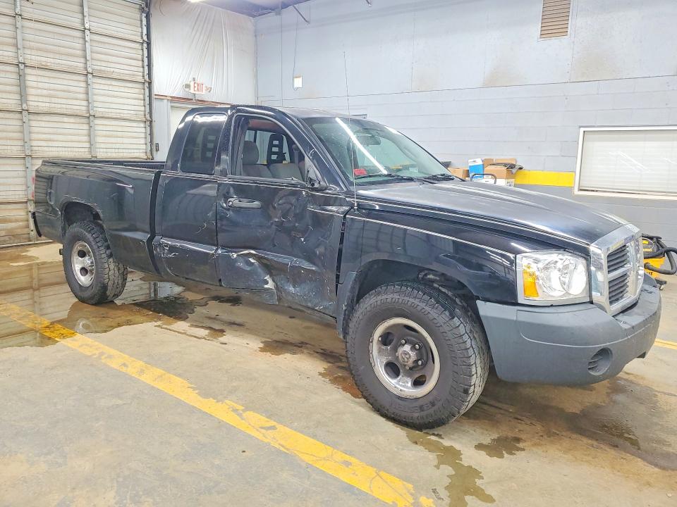70163036 :رقم المزاد ، 1D7HE22K85S271310 vin ، 2005 Dodge Dakota مزاد بيع