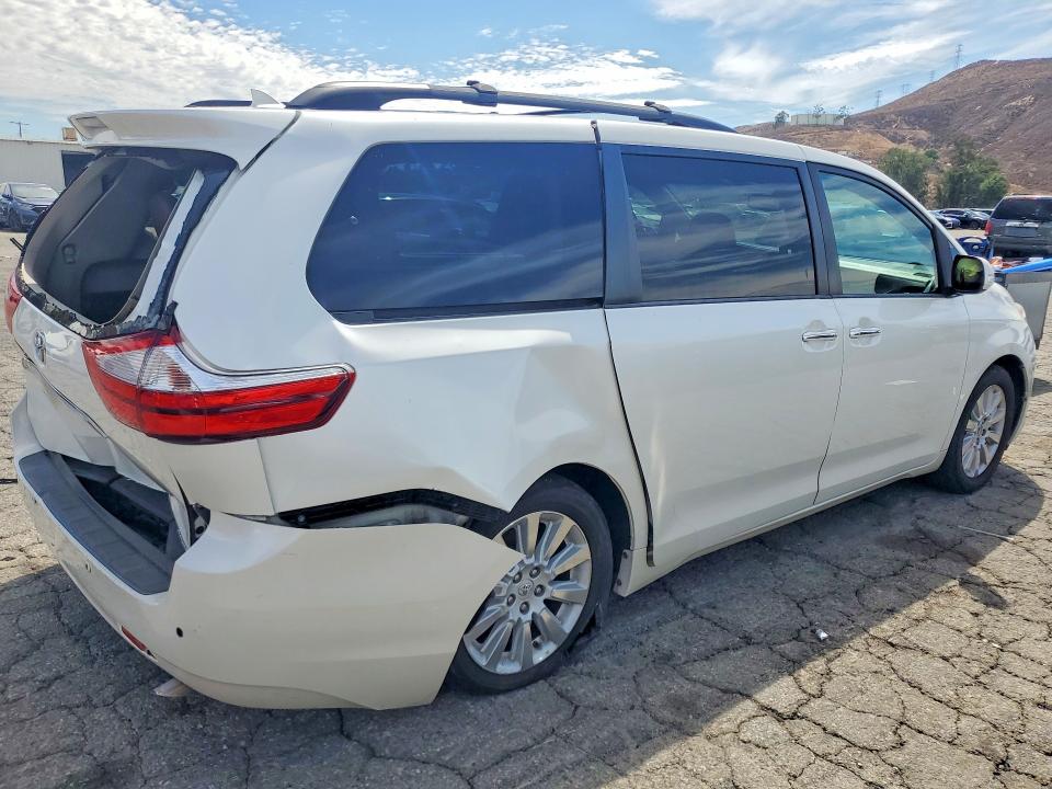 Продаж на аукціоні авто 2015 Toyota Sienna, vin: 5TDDK3DC4FS103767, номер лоту: 68080836