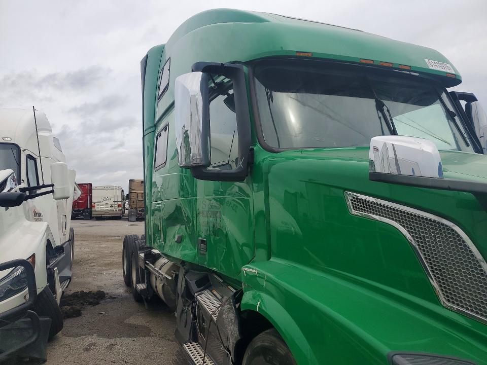 Продаж на аукціоні авто 2018 Volvo Vn, vin: 4V4NC9EH9JN895433, номер лоту: 61410976
