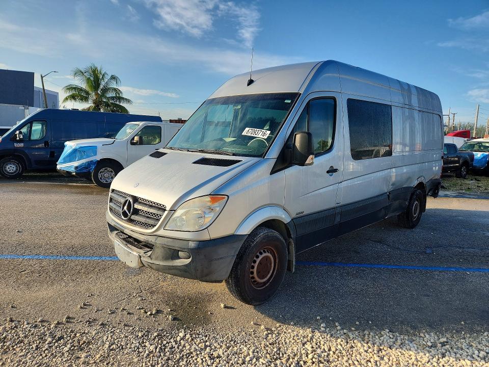 67093716 :رقم المزاد ، WD4PE8CC0D5768628 vin ، 2013 Mercedes-benz Sprinter مزاد بيع