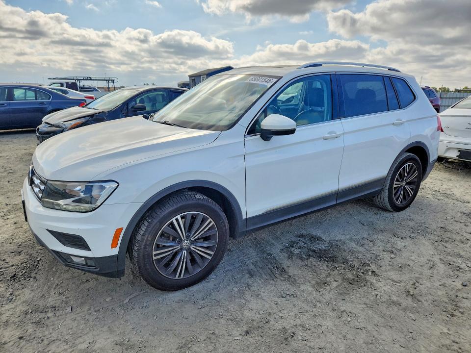 65601546 :رقم المزاد ، 3VV2B7AXXJM052842 vin ، 2018 Volkswagen Tiguan مزاد بيع