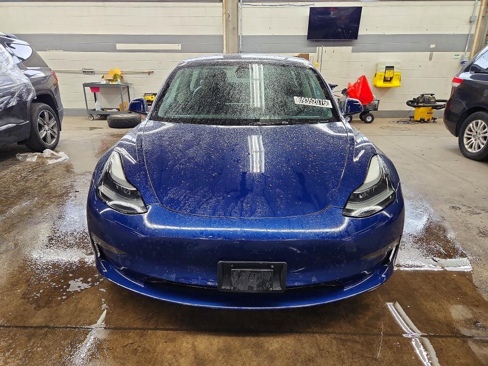 69352076 :رقم المزاد ، 5YJ3E1EB5NF300642 vin ، 2022 Tesla Model 3 مزاد بيع