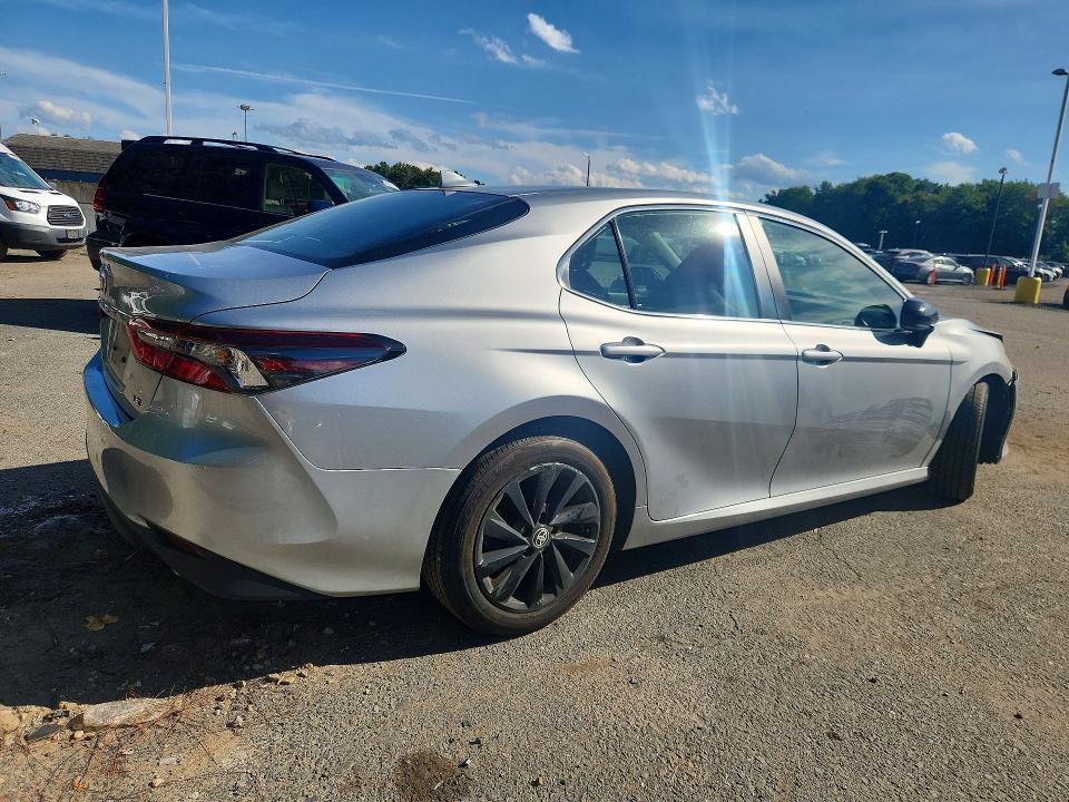 Aukcja sprzedaży 2022 Toyota Camry, vin: 4T1C11AK9NU705388, numer aukcji: 68734036