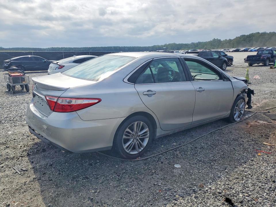 68767666 :رقم المزاد ، 4T1BF1FK3HU626373 vin ، 2017 Toyota Camry مزاد بيع