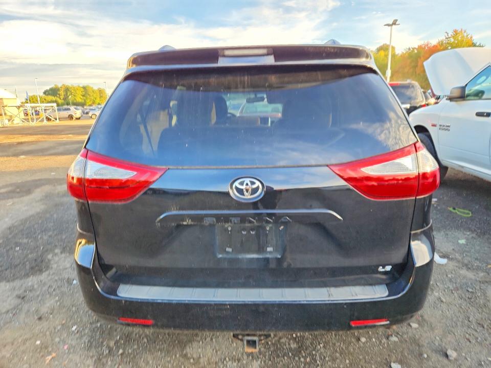 2017 Toyota Sienna მანქანა იყიდება აუქციონზე, vin: 5TDKZ3DCXHS816680, აუქციონის ნომერი: 70889946