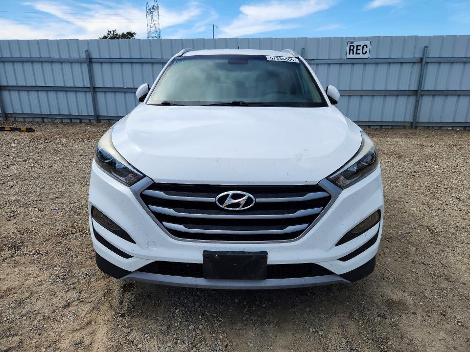 67334806 :رقم المزاد ، KM8J33A25HU468982 vin ، 2017 Hyundai Tucson مزاد بيع