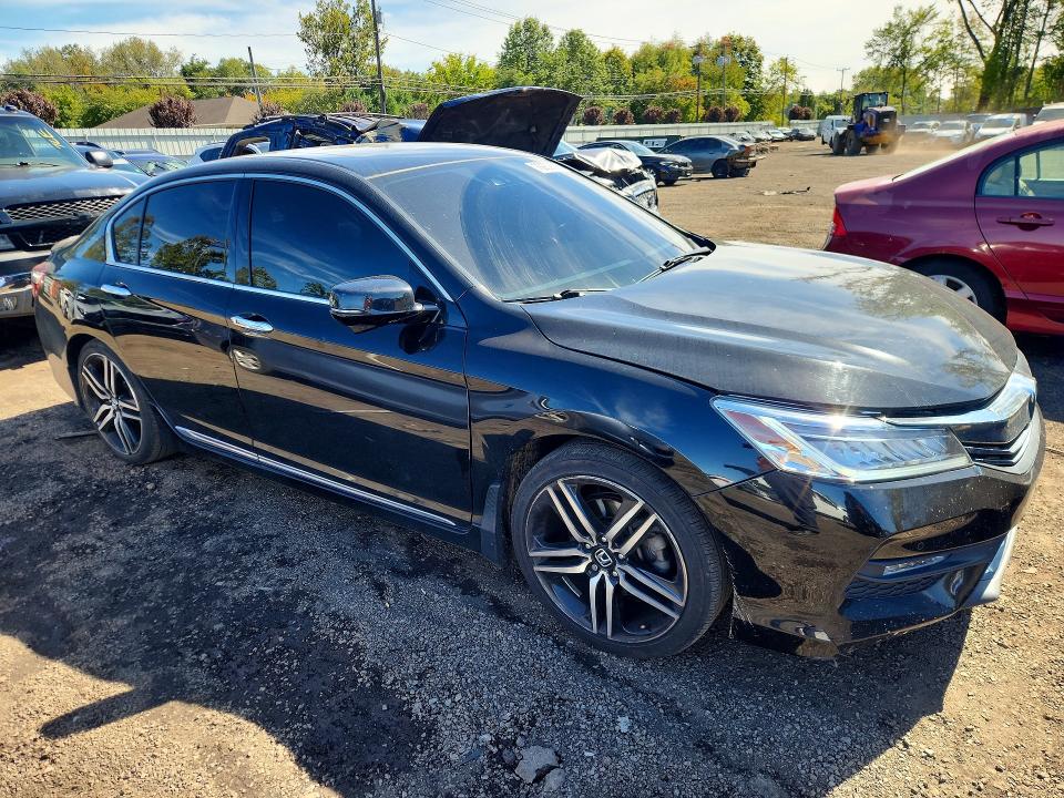 Продаж на аукціоні авто 2017 Honda Accord, vin: 1HGCR3F99HA019616, номер лоту: 70230586