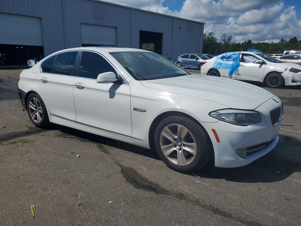 67777546 :رقم المزاد ، WBAFR1C59BC750864 vin ، 2011 Bmw 528 مزاد بيع