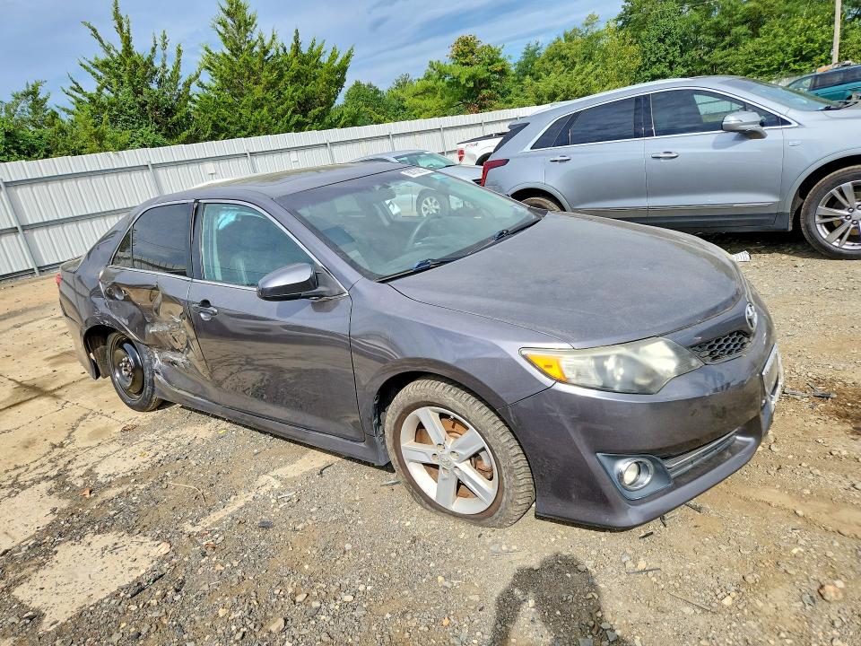 68752806 :رقم المزاد ، 4T1BF1FK9DU720946 vin ، 2013 Toyota Camry مزاد بيع