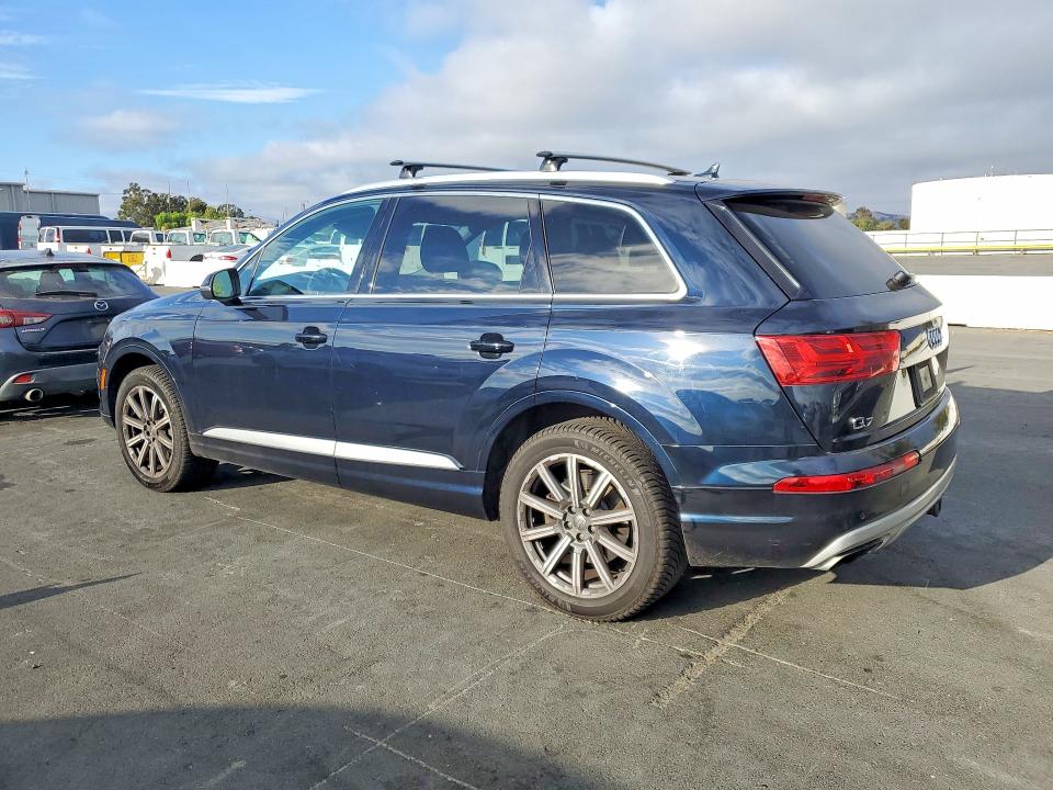 Продажа на аукционе авто 2017 Audi Q7, vin: WA1LAAF76HD033457, номер лота: 69637836