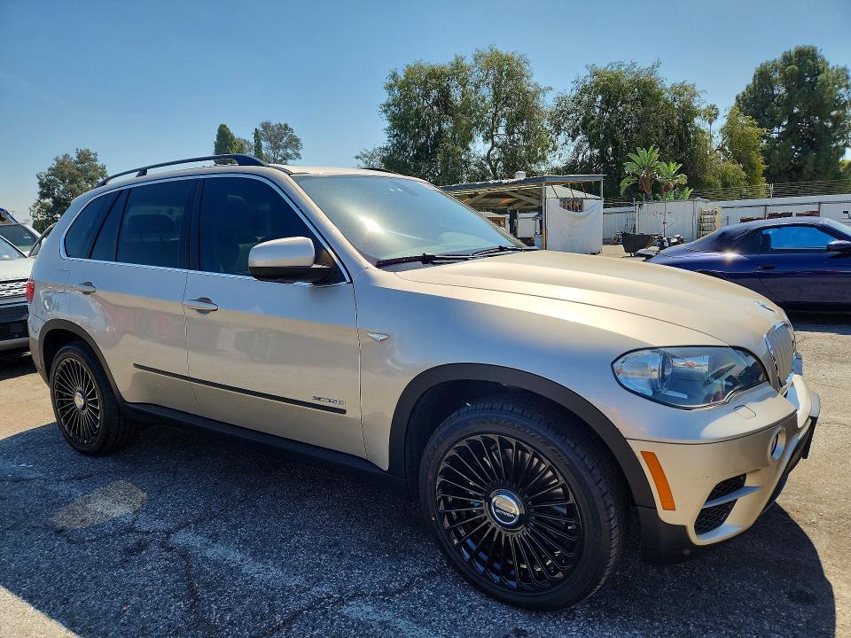 70697756 :رقم المزاد ، 5UXZV8C56D0C14951 vin ، 2013 Bmw X5 مزاد بيع