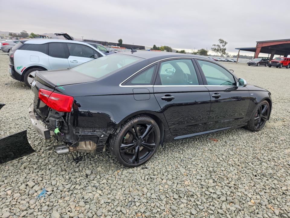 68173126 :رقم المزاد ، WAUF2AFC9FN002592 vin ، 2015 Audi S6 مزاد بيع