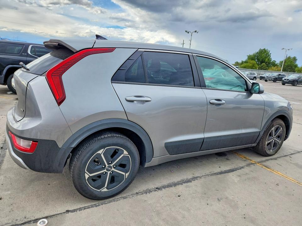 Продажа на аукционе авто 2023 Kia Niro, vin: KNDCP3LE1P5061209, номер лота: 69717356