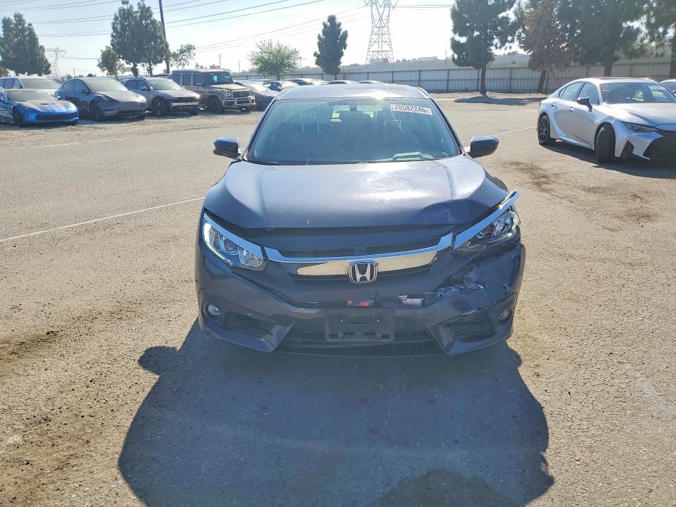 Aukcja sprzedaży 2018 Honda Civic, vin: JHMFC1F31JX015865, numer aukcji: 70582246