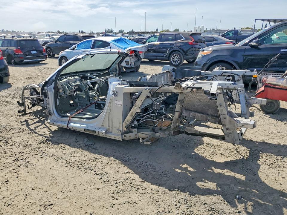 70560056 :رقم المزاد ، WUAVNAFG2BN000687 vin ، 2011 Audi R8 مزاد بيع