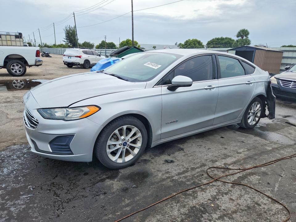Продажа на аукционе авто 2019 Ford Fusion, vin: 3FA6P0LU0KR127652, номер лота: 68544656
