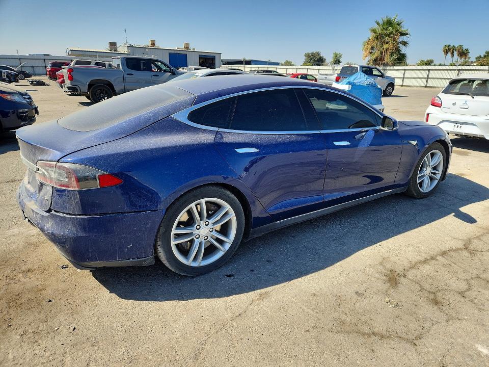 Продажа на аукционе авто 2015 Tesla Model S, vin: 5YJSA1H22FF092577, номер лота: 67559986
