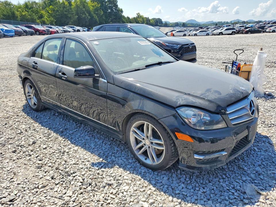 Продаж на аукціоні авто 2013 Mercedes-benz C, vin: WDDGF8AB7DR276825, номер лоту: 67323506