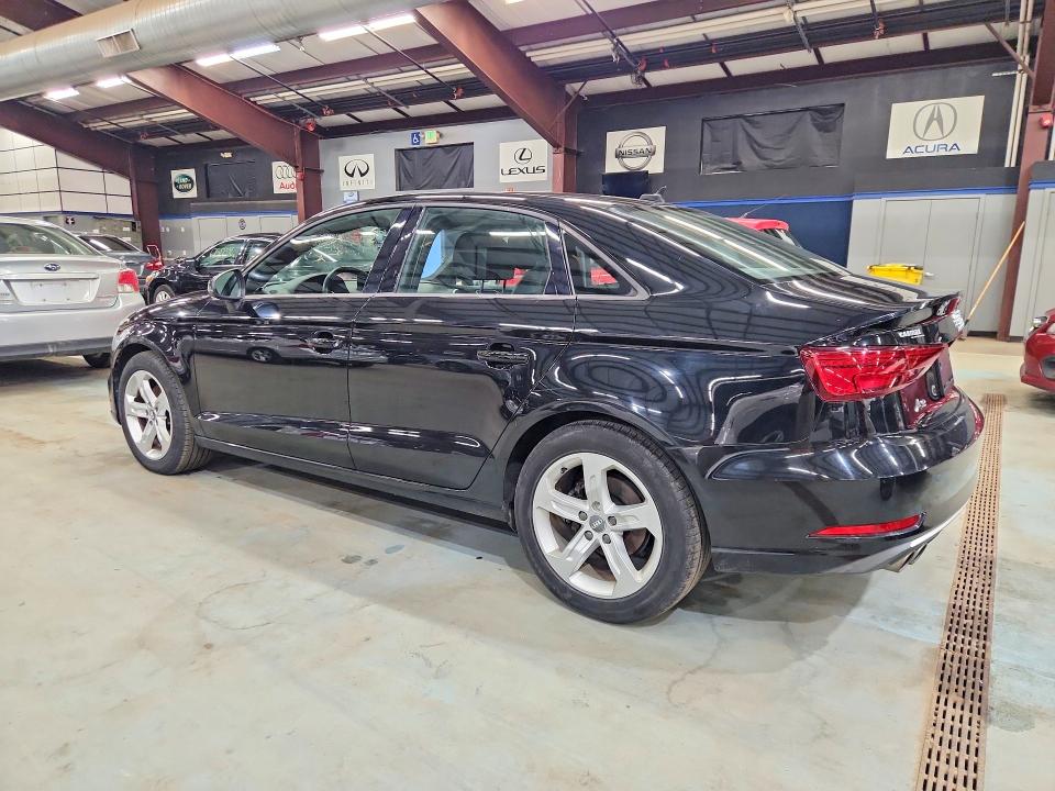 67505116 :رقم المزاد ، WAUAUGFF8J1040512 vin ، 2018 Audi A3 مزاد بيع