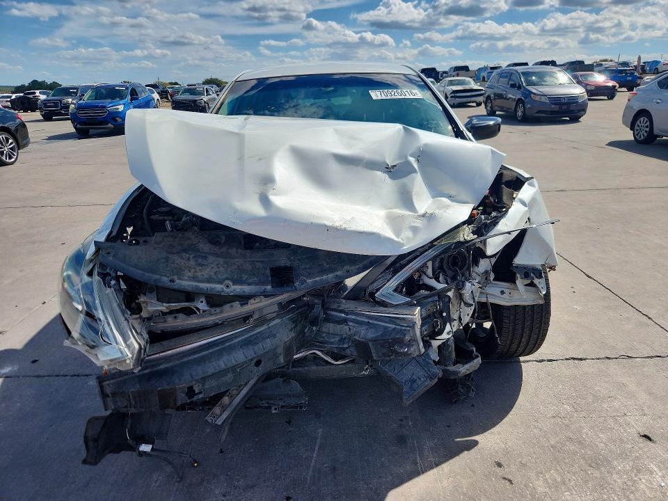70926016 :رقم المزاد ، 1N4AL3AP5HN304079 vin ، 2017 Nissan Altima مزاد بيع