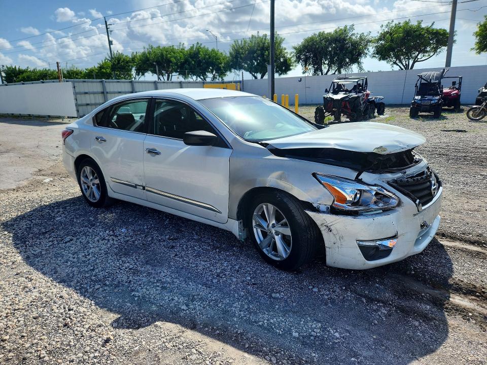 2015 Nissan Altima მანქანა იყიდება აუქციონზე, vin: 1N4AL3AP1FC174200, აუქციონის ნომერი: 68841496