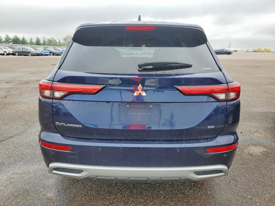 70941846 :رقم المزاد ، JA4J4UA87NZ010462 vin ، 2022 Mitsubishi Outlander مزاد بيع