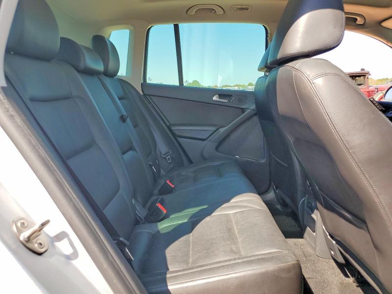 2017 Volkswagen Tiguan მანქანა იყიდება აუქციონზე, vin: WVGUV7AX4HK018357, აუქციონის ნომერი: 67872326