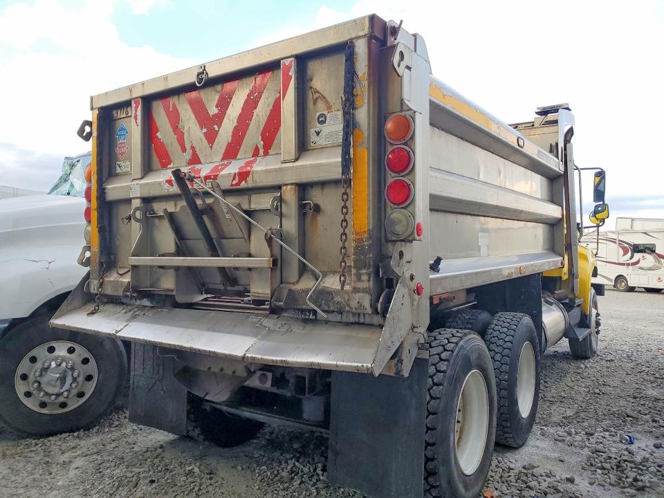 Продажа на аукционе авто 2011 Freightliner M2, vin: 1FVHC3BS1BHAY6487, номер лота: 67987306