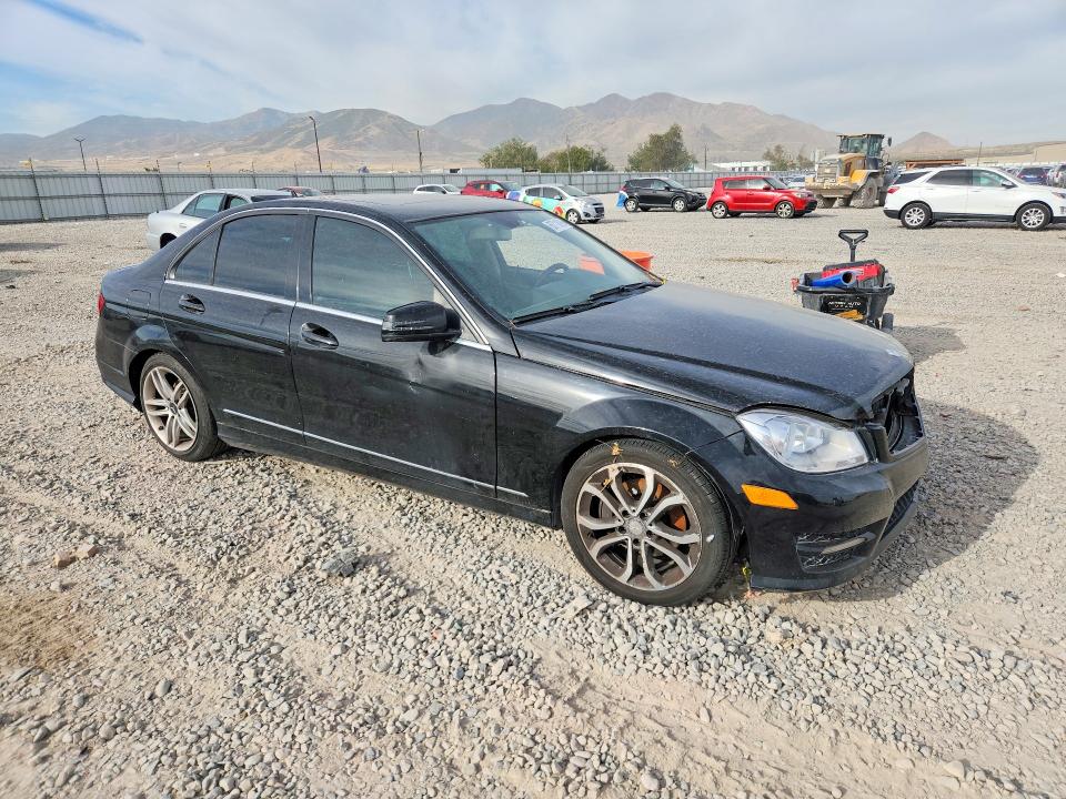 Продажа на аукционе авто 2012 Mercedes-benz C, vin: WDDGF8BB1CR239525        , номер лота: 68710096