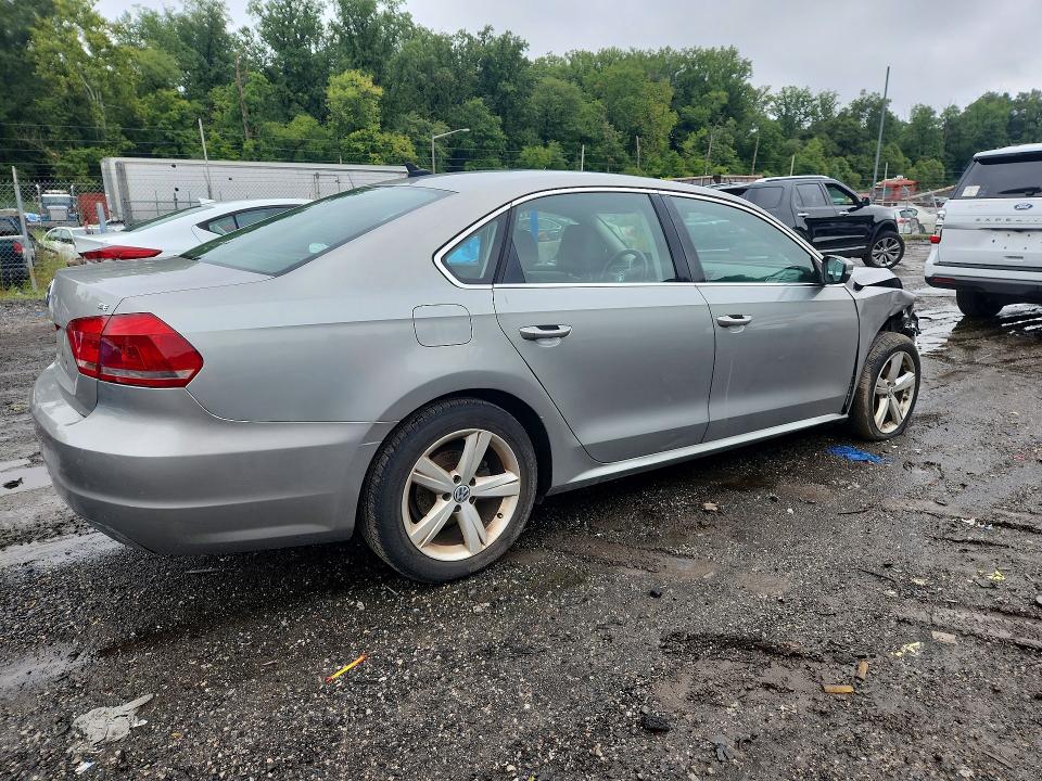 67072806 :رقم المزاد ، 1VWBP7A3XEC007837 vin ، 2014 Volkswagen Passat مزاد بيع