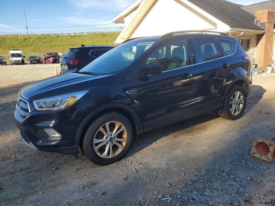 Продажа на аукционе авто 2017 Ford Escape, vin: 1FMCU0GD2HUE91813, номер лота: 70744696
