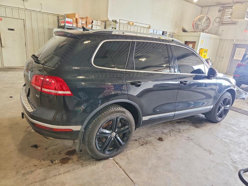 Продажа на аукционе авто 2017 Volkswagen Touareg, vin: WVGRF7BP2HD003801, номер лота: 67530516