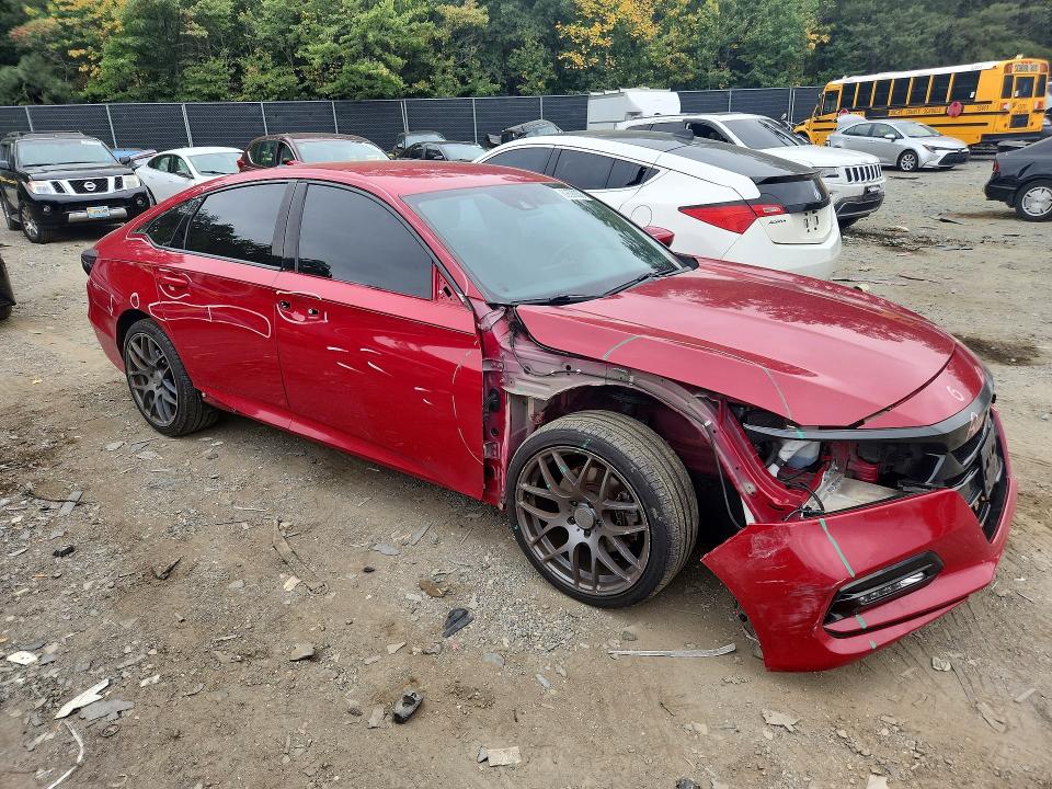 69690036 :رقم المزاد ، 1HGCV1F35JA235397 vin ، 2018 Honda Accord مزاد بيع