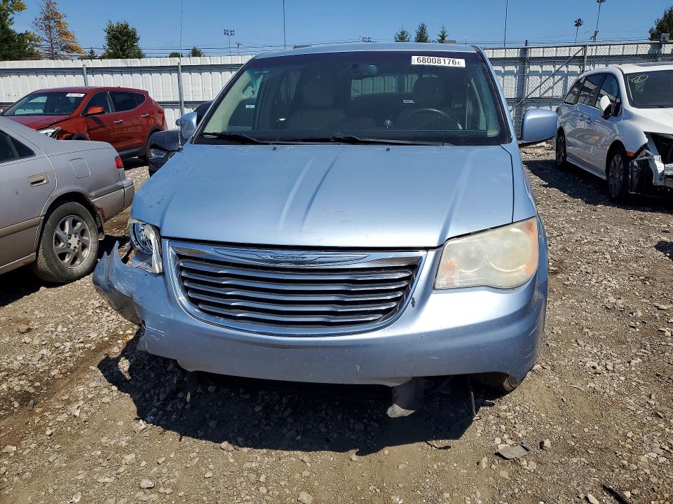 2013 Chrysler Town & Country მანქანა იყიდება აუქციონზე, vin: 2C4RC1BGXDR745445, აუქციონის ნომერი: 68008176