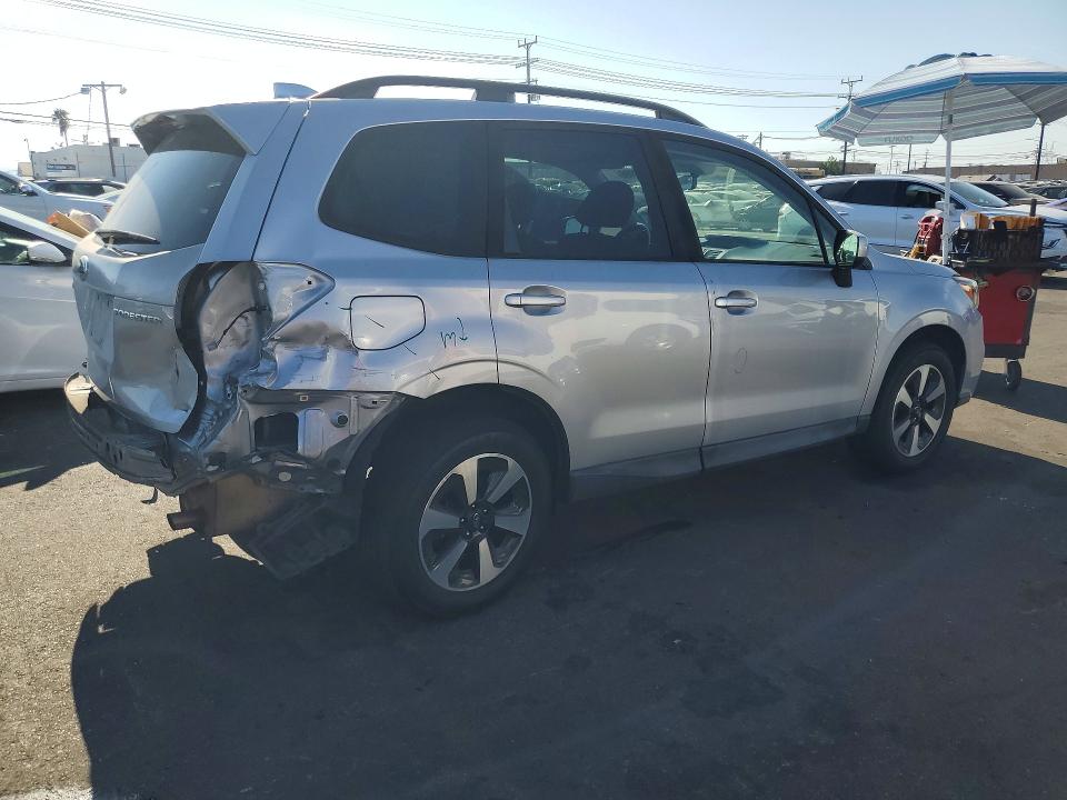 2018 Subaru Forester მანქანა იყიდება აუქციონზე, vin: JF2SJAGC5JH549371, აუქციონის ნომერი: 70304096