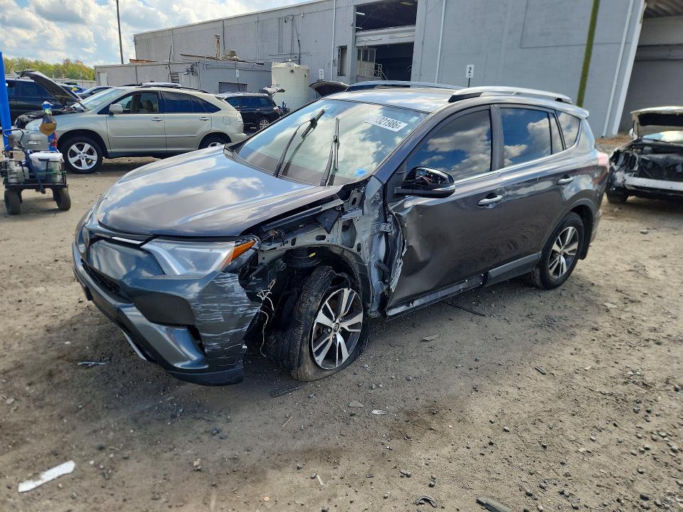 Продаж на аукціоні авто 2017 Toyota Rav4, vin: JTMRFREV3HJ708554, номер лоту: 70321986