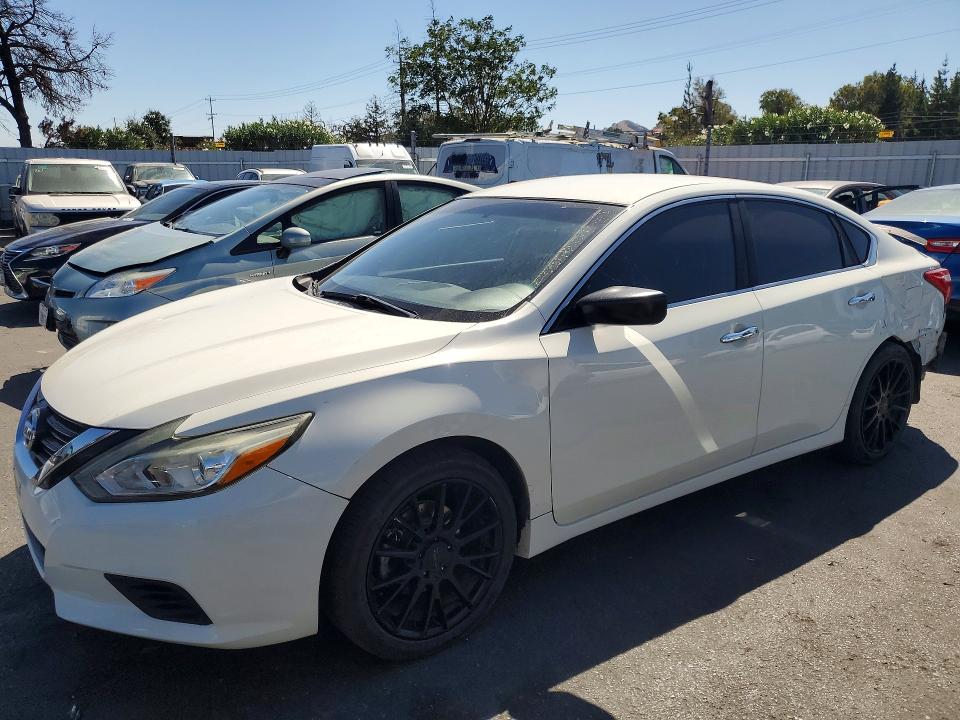 Продаж на аукціоні авто 2016 Nissan Altima, vin: 1N4AL3AP1GC250094, номер лоту: 68802966