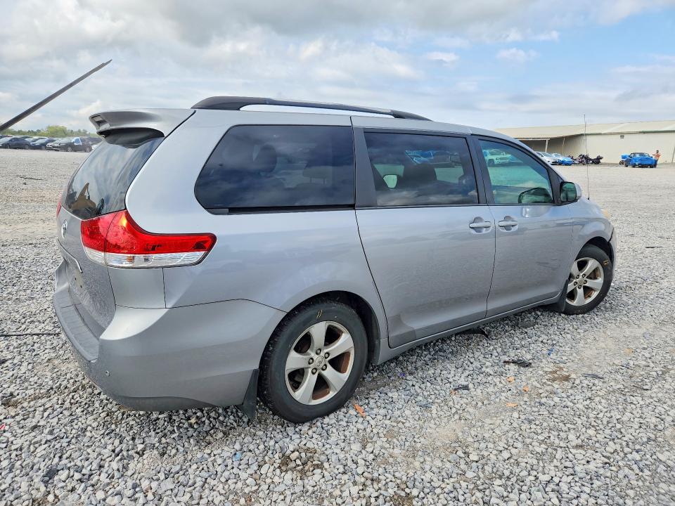 Aukcja sprzedaży 2013 Toyota Sienna, vin: 5TDKK3DC3DS352551, numer aukcji: 70045896