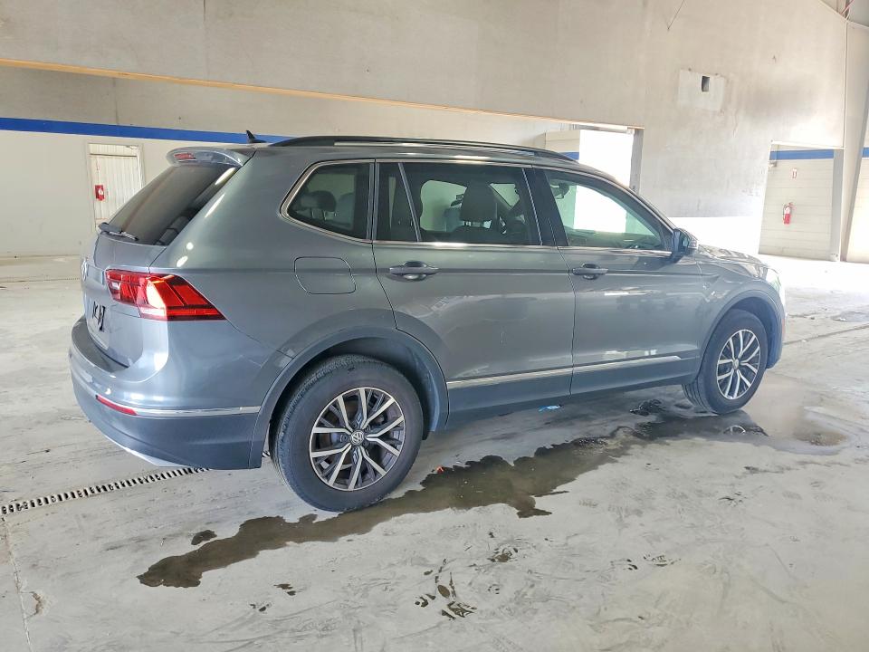 66050606 :رقم المزاد ، 3VV3B7AX0LM087056 vin ، 2020 Volkswagen Tiguan مزاد بيع