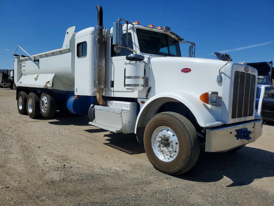 65923896 :رقم المزاد ، 1XPTD49X1BD117136 vin ، 2011 Peterbilt 367 مزاد بيع