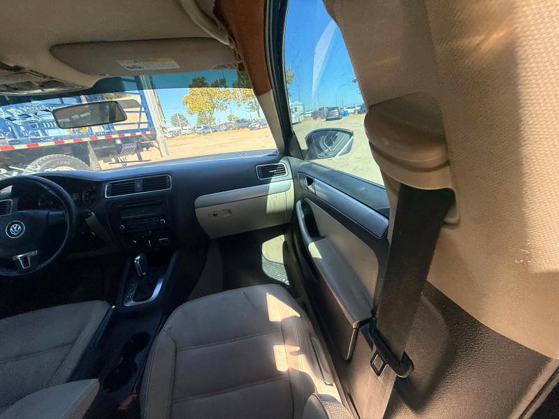 2012 Volkswagen Jetta მანქანა იყიდება აუქციონზე, vin: 3VWLL7AJ1CM412382, აუქციონის ნომერი: 68092656