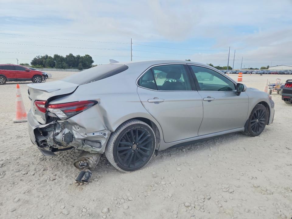 70628156 :رقم المزاد ، 4T1K61AKXMU443473 vin ، 2021 Toyota Camry مزاد بيع